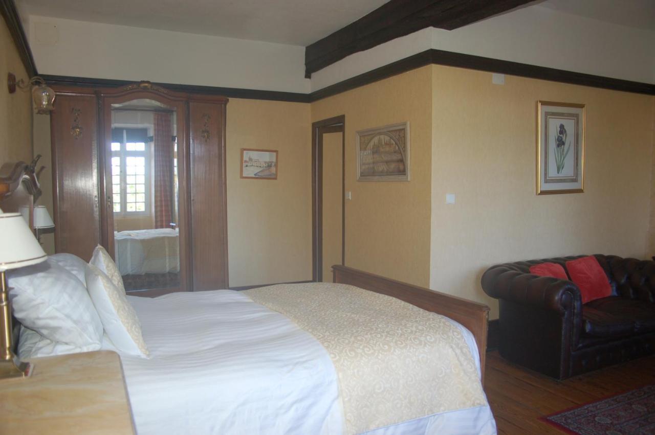 Bed and Breakfast Le Logis Des Quatre Puits Neuvicq-Montguyon Екстер'єр фото