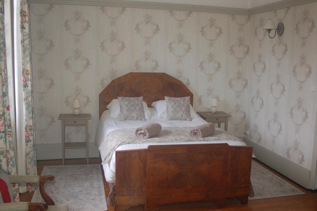 Bed and Breakfast Le Logis Des Quatre Puits Neuvicq-Montguyon Екстер'єр фото