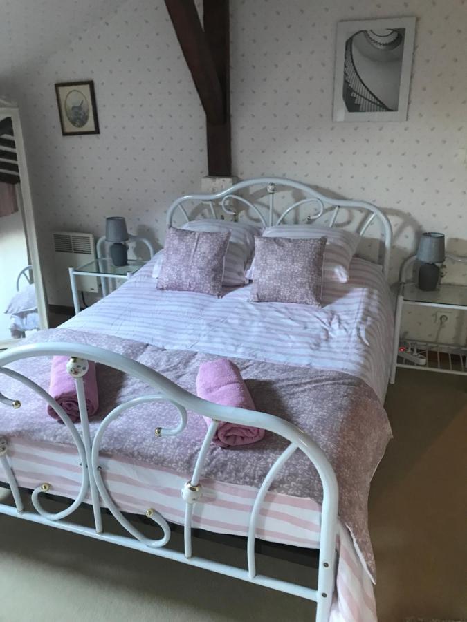 Bed and Breakfast Le Logis Des Quatre Puits Neuvicq-Montguyon Екстер'єр фото