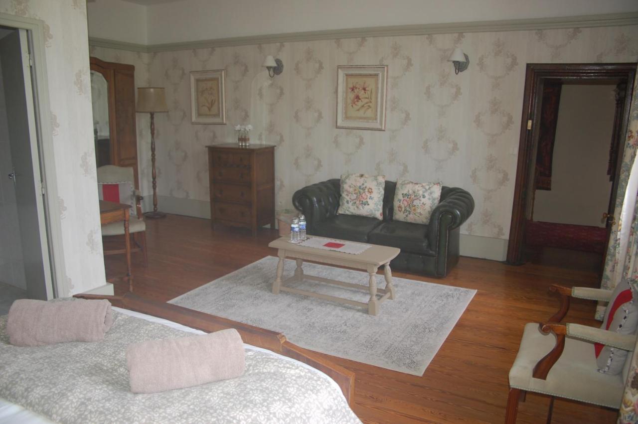 Bed and Breakfast Le Logis Des Quatre Puits Neuvicq-Montguyon Екстер'єр фото