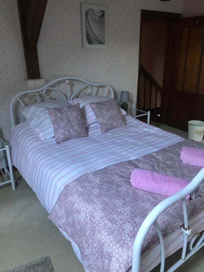 Bed and Breakfast Le Logis Des Quatre Puits Neuvicq-Montguyon Екстер'єр фото